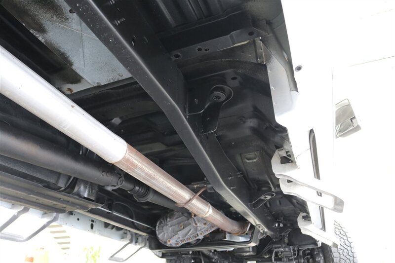 2001 Ford F-350 XLT  1-OWNER* 100% RUST FREE* NEW 2.5 " BILSTEIN LEVEL KIT* NEW 35 " TOYO'S 10-PLYS* FULL SERVICE W/ NEW FLUIDS-FILTERS-AC SERVICE-DOOR LOCKS* ALL ORIGINAL BOOKS-WINDOW STICKER-SERVICE RECORDS - Photo 27 - Portland, OR 97230