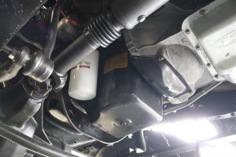 2001 Ford F-350 XLT  1-OWNER* 100% RUST FREE* NEW 2.5 " BILSTEIN LEVEL KIT* NEW 35 " TOYO'S 10-PLYS* FULL SERVICE W/ NEW FLUIDS-FILTERS-AC SERVICE-DOOR LOCKS* ALL ORIGINAL BOOKS-WINDOW STICKER-SERVICE RECORDS - Photo 31 - Portland, OR 97230