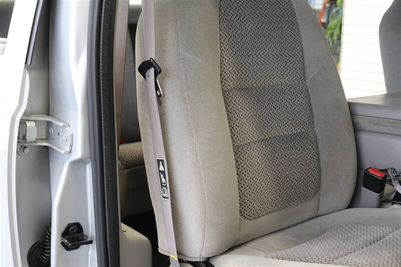 2001 Ford F-350 XLT  1-OWNER* 100% RUST FREE* NEW 2.5 " BILSTEIN LEVEL KIT* NEW 35 " TOYO'S 10-PLYS* FULL SERVICE W/ NEW FLUIDS-FILTERS-AC SERVICE-DOOR LOCKS* ALL ORIGINAL BOOKS-WINDOW STICKER-SERVICE RECORDS - Photo 69 - Portland, OR 97230