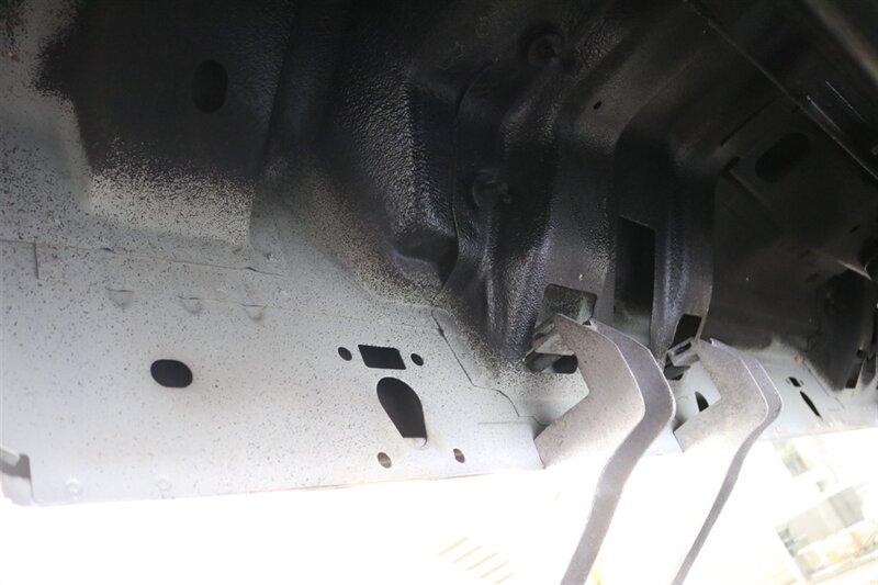 2001 Ford F-350 XLT  1-OWNER* 100% RUST FREE* NEW 2.5 " BILSTEIN LEVEL KIT* NEW 35 " TOYO'S 10-PLYS* FULL SERVICE W/ NEW FLUIDS-FILTERS-AC SERVICE-DOOR LOCKS* ALL ORIGINAL BOOKS-WINDOW STICKER-SERVICE RECORDS - Photo 26 - Portland, OR 97230