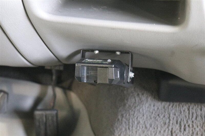 2001 Ford F-350 XLT  1-OWNER* 100% RUST FREE* NEW 2.5 " BILSTEIN LEVEL KIT* NEW 35 " TOYO'S 10-PLYS* FULL SERVICE W/ NEW FLUIDS-FILTERS-AC SERVICE-DOOR LOCKS* ALL ORIGINAL BOOKS-WINDOW STICKER-SERVICE RECORDS - Photo 90 - Portland, OR 97230