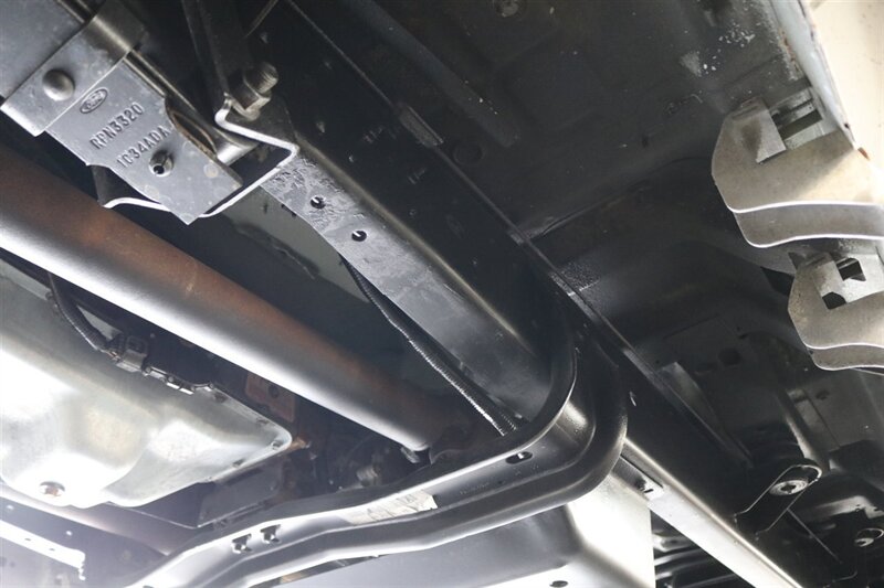 2001 Ford F-350 XLT  1-OWNER* 100% RUST FREE* NEW 2.5 " BILSTEIN LEVEL KIT* NEW 35 " TOYO'S 10-PLYS* FULL SERVICE W/ NEW FLUIDS-FILTERS-AC SERVICE-DOOR LOCKS* ALL ORIGINAL BOOKS-WINDOW STICKER-SERVICE RECORDS - Photo 29 - Portland, OR 97230