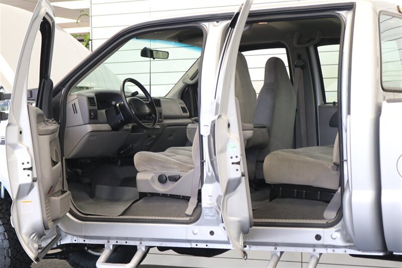 2001 Ford F-350 XLT  1-OWNER* 100% RUST FREE* NEW 2.5 " BILSTEIN LEVEL KIT* NEW 35 " TOYO'S 10-PLYS* FULL SERVICE W/ NEW FLUIDS-FILTERS-AC SERVICE-DOOR LOCKS* ALL ORIGINAL BOOKS-WINDOW STICKER-SERVICE RECORDS - Photo 54 - Portland, OR 97230