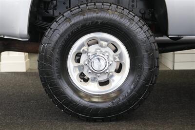 2001 Ford F-350 XLT  1-OWNER* 100% RUST FREE* NEW 2.5 " BILSTEIN LEVEL KIT* NEW 35 " TOYO'S 10-PLYS* FULL SERVICE W/ NEW FLUIDS-FILTERS-AC SERVICE-DOOR LOCKS* ALL ORIGINAL BOOKS-WINDOW STICKER-SERVICE RECORDS - Photo 57 - Portland, OR 97230