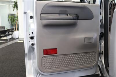 2001 Ford F-350 XLT  1-OWNER* 100% RUST FREE* NEW 2.5 " BILSTEIN LEVEL KIT* NEW 35 " TOYO'S 10-PLYS* FULL SERVICE W/ NEW FLUIDS-FILTERS-AC SERVICE-DOOR LOCKS* ALL ORIGINAL BOOKS-WINDOW STICKER-SERVICE RECORDS - Photo 62 - Portland, OR 97230