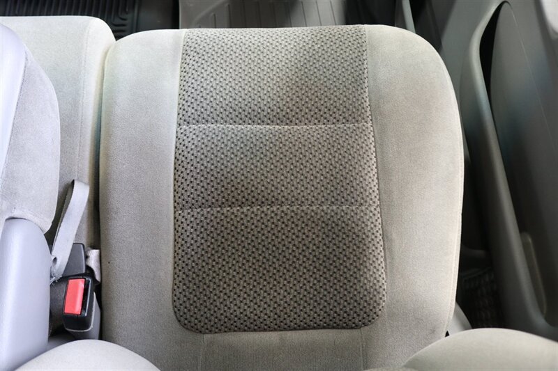 2001 Ford F-350 XLT  1-OWNER* 100% RUST FREE* NEW 2.5 " BILSTEIN LEVEL KIT* NEW 35 " TOYO'S 10-PLYS* FULL SERVICE W/ NEW FLUIDS-FILTERS-AC SERVICE-DOOR LOCKS* ALL ORIGINAL BOOKS-WINDOW STICKER-SERVICE RECORDS - Photo 71 - Portland, OR 97230