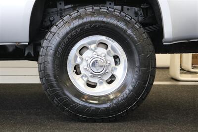 2001 Ford F-350 XLT  1-OWNER* 100% RUST FREE* NEW 2.5 " BILSTEIN LEVEL KIT* NEW 35 " TOYO'S 10-PLYS* FULL SERVICE W/ NEW FLUIDS-FILTERS-AC SERVICE-DOOR LOCKS* ALL ORIGINAL BOOKS-WINDOW STICKER-SERVICE RECORDS - Photo 56 - Portland, OR 97230