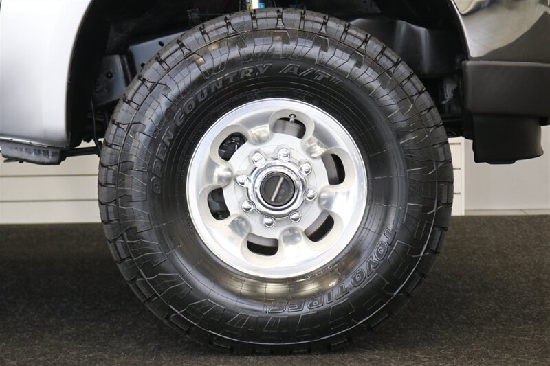 2001 Ford F-350 XLT  1-OWNER* 100% RUST FREE* NEW 2.5 " BILSTEIN LEVEL KIT* NEW 35 " TOYO'S 10-PLYS* FULL SERVICE W/ NEW FLUIDS-FILTERS-AC SERVICE-DOOR LOCKS* ALL ORIGINAL BOOKS-WINDOW STICKER-SERVICE RECORDS - Photo 58 - Portland, OR 97230