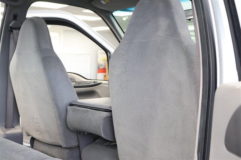 2001 Ford F-350 XLT  1-OWNER* 100% RUST FREE* NEW 2.5 " BILSTEIN LEVEL KIT* NEW 35 " TOYO'S 10-PLYS* FULL SERVICE W/ NEW FLUIDS-FILTERS-AC SERVICE-DOOR LOCKS* ALL ORIGINAL BOOKS-WINDOW STICKER-SERVICE RECORDS - Photo 75 - Portland, OR 97230