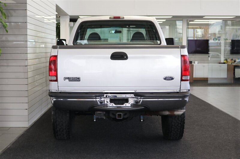 2001 Ford F-350 XLT  1-OWNER* 100% RUST FREE* NEW 2.5 " BILSTEIN LEVEL KIT* NEW 35 " TOYO'S 10-PLYS* FULL SERVICE W/ NEW FLUIDS-FILTERS-AC SERVICE-DOOR LOCKS* ALL ORIGINAL BOOKS-WINDOW STICKER-SERVICE RECORDS - Photo 9 - Portland, OR 97230