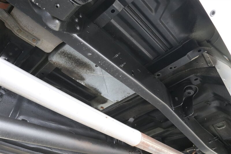 2001 Ford F-350 XLT  1-OWNER* 100% RUST FREE* NEW 2.5 " BILSTEIN LEVEL KIT* NEW 35 " TOYO'S 10-PLYS* FULL SERVICE W/ NEW FLUIDS-FILTERS-AC SERVICE-DOOR LOCKS* ALL ORIGINAL BOOKS-WINDOW STICKER-SERVICE RECORDS - Photo 28 - Portland, OR 97230