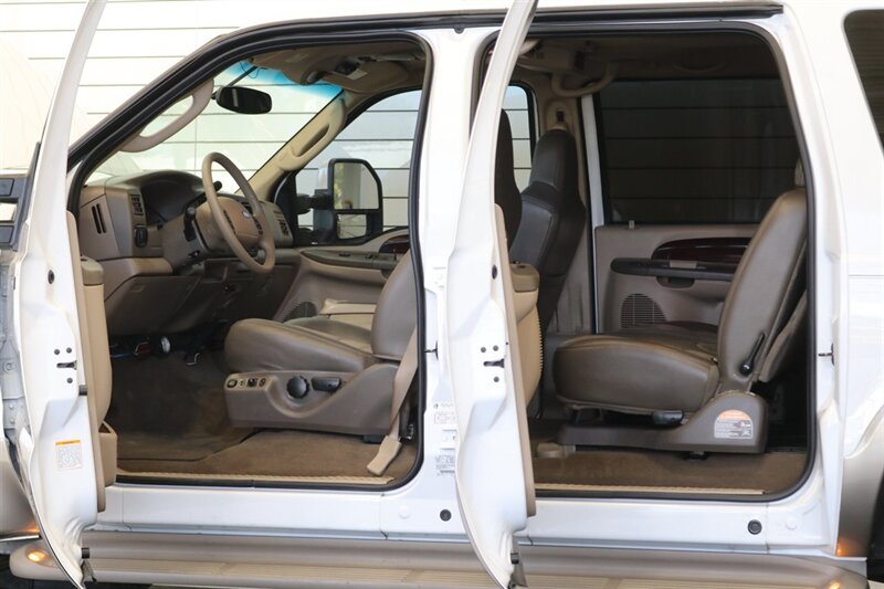 2004 Ford Excursion Eddie Bauer 1-OWNER* 100% RUST FREE* NEW 3 " FABTEC LEVEL LIFT W/ BILSTEIN 5100 SERIES SHOCKS* NEW 35 " BFG KO3* NEW 16 " PRO COMP WHEELS* UPDATED NEW SIDE MIRRORS* 05 FRONT GRILL PAINT MATCHED - Photo 36 - Portland, OR 97230