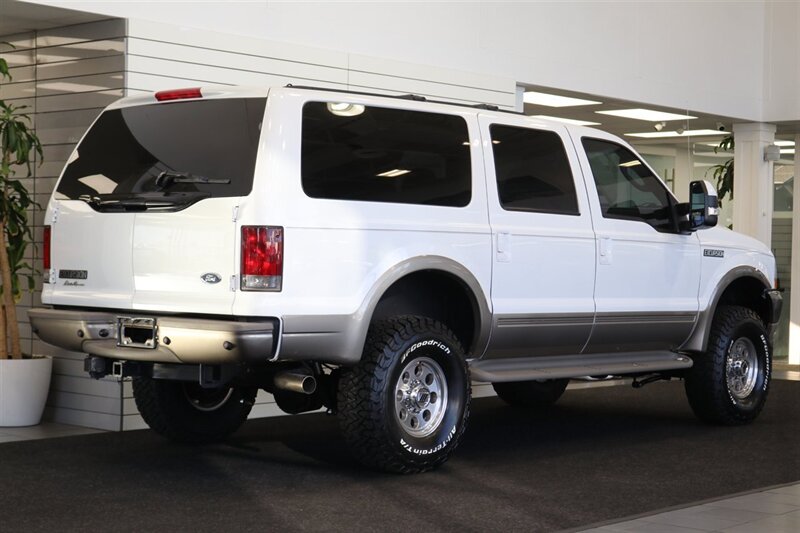 2004 Ford Excursion Eddie Bauer 1-OWNER* 100% RUST FREE* NEW 3 " FABTEC LEVEL LIFT W/ BILSTEIN 5100 SERIES SHOCKS* NEW 35 " BFG KO3* NEW 16 " PRO COMP WHEELS* UPDATED NEW SIDE MIRRORS* 05 FRONT GRILL PAINT MATCHED - Photo 7 - Portland, OR 97230