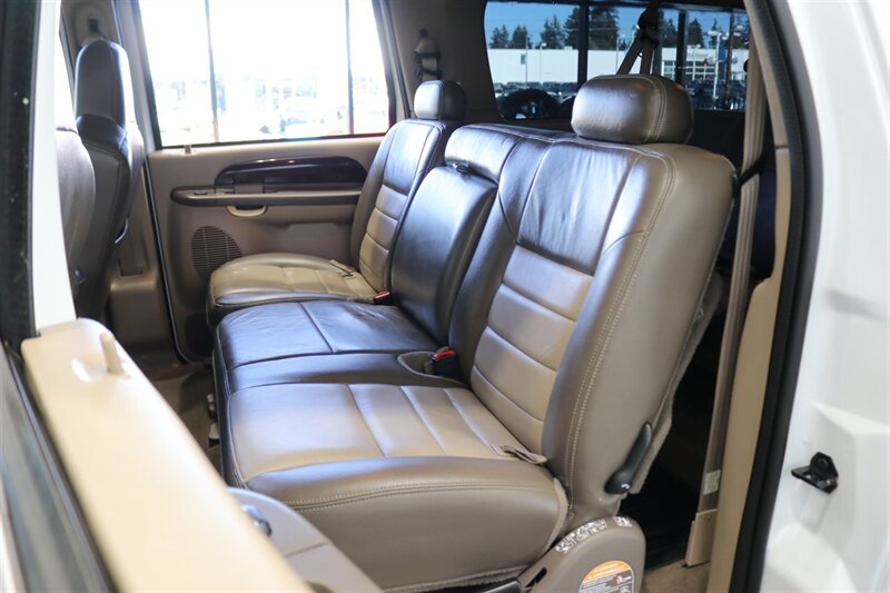 2004 Ford Excursion Eddie Bauer 1-OWNER* 100% RUST FREE* NEW 3 " FABTEC LEVEL LIFT W/ BILSTEIN 5100 SERIES SHOCKS* NEW 35 " BFG KO3* NEW 16 " PRO COMP WHEELS* UPDATED NEW SIDE MIRRORS* 05 FRONT GRILL PAINT MATCHED - Photo 50 - Portland, OR 97230