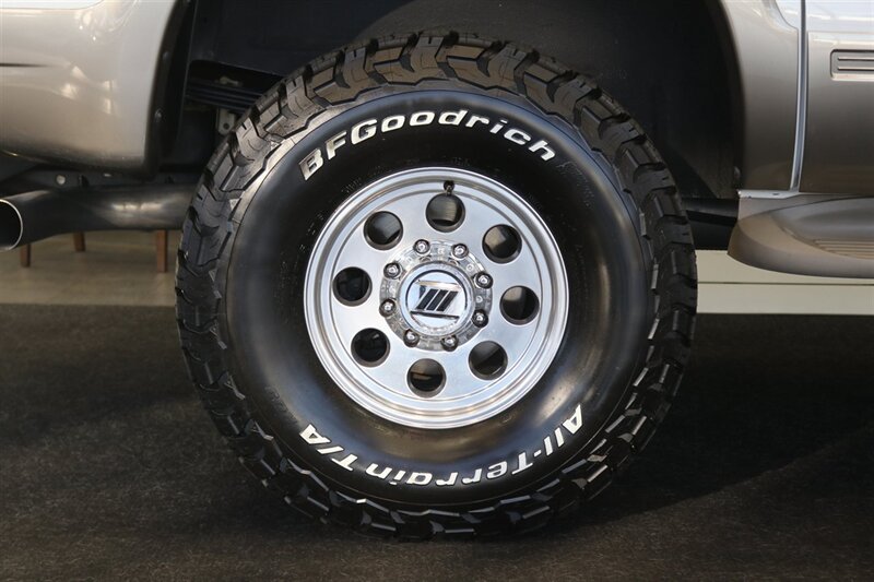 2004 Ford Excursion Eddie Bauer 1-OWNER* 100% RUST FREE* NEW 3 " FABTEC LEVEL LIFT W/ BILSTEIN 5100 SERIES SHOCKS* NEW 35 " BFG KO3* NEW 16 " PRO COMP WHEELS* UPDATED NEW SIDE MIRRORS* 05 FRONT GRILL PAINT MATCHED - Photo 33 - Portland, OR 97230