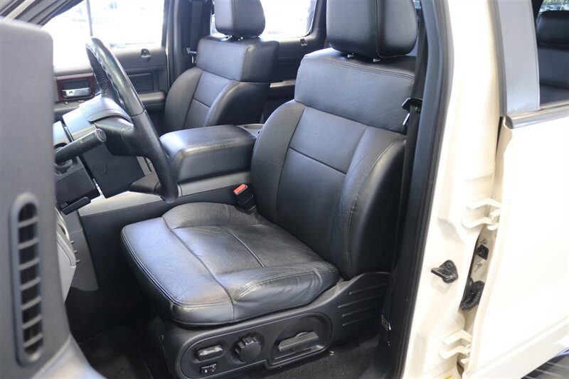 2007 Ford F-150 Lariat  ONLY 81K MLS* 0-ACCIDENTS* MOON ROOF* NEW 20 "WHEELS W/ A/T TIRES* NEW BRAKES-ROTORS-CALIPERS-BRAKE FLUID-COOLANT-FILTERS* PERFECT INTERIOR & EXTERIOR* NO RUST* ALL BOOKS-KEYS-WINDOW STICKER - Photo 16 - Portland, OR 97230