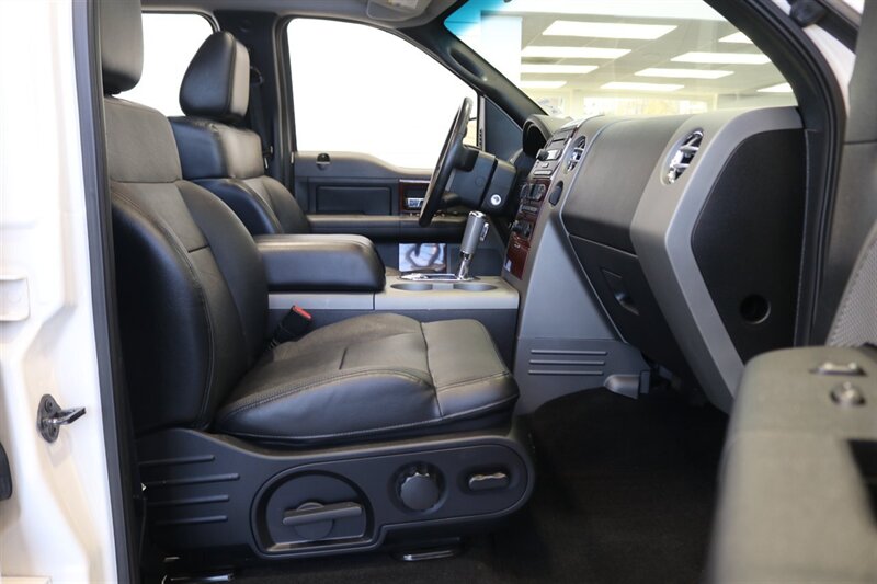 2007 Ford F-150 Lariat  ONLY 81K MLS* 0-ACCIDENTS* MOON ROOF* NEW 20 "WHEELS W/ A/T TIRES* NEW BRAKES-ROTORS-CALIPERS-BRAKE FLUID-COOLANT-FILTERS* PERFECT INTERIOR & EXTERIOR* NO RUST* ALL BOOKS-KEYS-WINDOW STICKER - Photo 73 - Portland, OR 97230