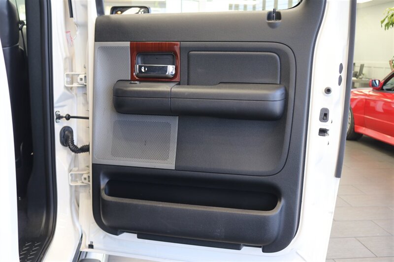 2007 Ford F-150 Lariat  ONLY 81K MLS* 0-ACCIDENTS* MOON ROOF* NEW 20 "WHEELS W/ A/T TIRES* NEW BRAKES-ROTORS-CALIPERS-BRAKE FLUID-COOLANT-FILTERS* PERFECT INTERIOR & EXTERIOR* NO RUST* ALL BOOKS-KEYS-WINDOW STICKER - Photo 63 - Portland, OR 97230