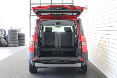 2005 Honda Element EX  1-OWNER* 100% RUST FREE* 4WD* 5-SPEED MANUAL* ALL SERVICE @HONDA DEALER* 0-ACCIDENTS* NON-SMOKER* NO PETS* FRESH SERVICE W/ NEW FLUIDS -BELTS-FLUIDS-AC CHARGE* BOOKS & 2-KEYS - Photo 15 - Portland, OR 97230