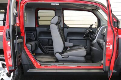 2005 Honda Element EX  1-OWNER* 100% RUST FREE* 4WD* 5-SPEED MANUAL* ALL SERVICE @HONDA DEALER* 0-ACCIDENTS* NON-SMOKER* NO PETS* FRESH SERVICE W/ NEW FLUIDS -BELTS-FLUIDS-AC CHARGE* BOOKS & 2-KEYS - Photo 47 - Portland, OR 97230