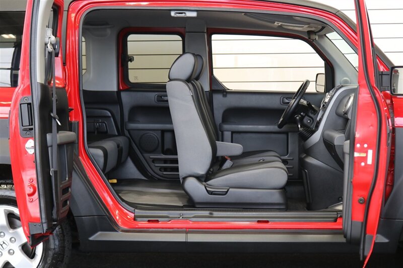 2005 Honda Element EX  1-OWNER* 100% RUST FREE* 4WD* 5-SPEED MANUAL* ALL SERVICE @HONDA DEALER* 0-ACCIDENTS* NON-SMOKER* NO PETS* FRESH SERVICE W/ NEW FLUIDS -BELTS-FLUIDS-AC CHARGE* BOOKS & 2-KEYS - Photo 47 - Portland, OR 97230