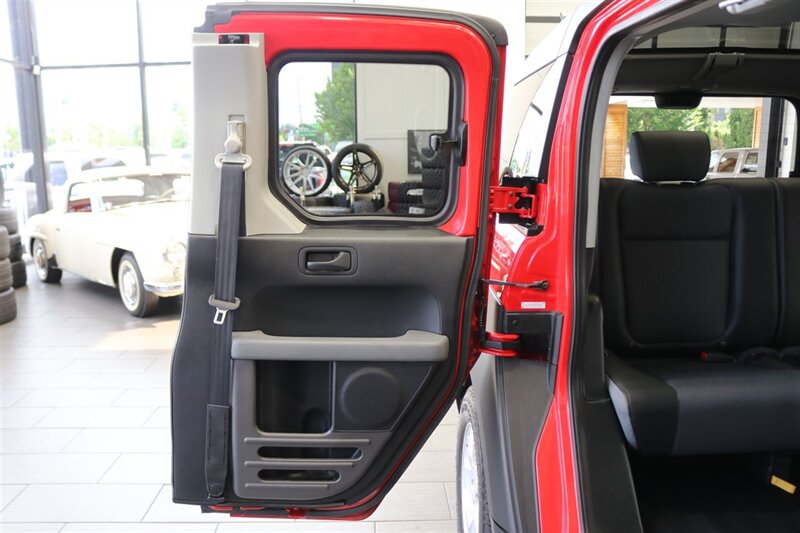 2005 Honda Element EX  1-OWNER* 100% RUST FREE* 4WD* 5-SPEED MANUAL* ALL SERVICE @HONDA DEALER* 0-ACCIDENTS* NON-SMOKER* NO PETS* FRESH SERVICE W/ NEW FLUIDS -BELTS-FLUIDS-AC CHARGE* BOOKS & 2-KEYS - Photo 86 - Portland, OR 97230
