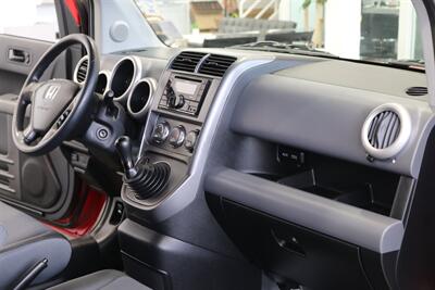 2005 Honda Element EX  1-OWNER* 100% RUST FREE* 4WD* 5-SPEED MANUAL* ALL SERVICE @HONDA DEALER* 0-ACCIDENTS* NON-SMOKER* NO PETS* FRESH SERVICE W/ NEW FLUIDS -BELTS-FLUIDS-AC CHARGE* BOOKS & 2-KEYS - Photo 72 - Portland, OR 97230