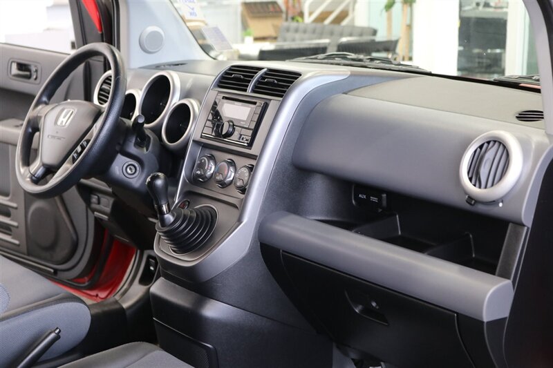 2005 Honda Element EX  1-OWNER* 100% RUST FREE* 4WD* 5-SPEED MANUAL* ALL SERVICE @HONDA DEALER* 0-ACCIDENTS* NON-SMOKER* NO PETS* FRESH SERVICE W/ NEW FLUIDS -BELTS-FLUIDS-AC CHARGE* BOOKS & 2-KEYS - Photo 72 - Portland, OR 97230