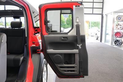 2005 Honda Element EX  1-OWNER* 100% RUST FREE* 4WD* 5-SPEED MANUAL* ALL SERVICE @HONDA DEALER* 0-ACCIDENTS* NON-SMOKER* NO PETS* FRESH SERVICE W/ NEW FLUIDS -BELTS-FLUIDS-AC CHARGE* BOOKS & 2-KEYS - Photo 85 - Portland, OR 97230