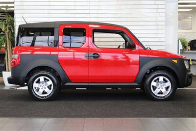 2005 Honda Element EX  1-OWNER* 100% RUST FREE* 4WD* 5-SPEED MANUAL* ALL SERVICE @HONDA DEALER* 0-ACCIDENTS* NON-SMOKER* NO PETS* FRESH SERVICE W/ NEW FLUIDS -BELTS-FLUIDS-AC CHARGE* BOOKS & 2-KEYS - Photo 4 - Portland, OR 97230