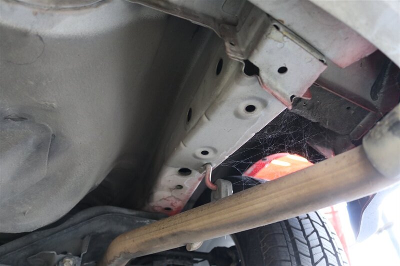 2005 Honda Element EX  1-OWNER* 100% RUST FREE* 4WD* 5-SPEED MANUAL* ALL SERVICE @HONDA DEALER* 0-ACCIDENTS* NON-SMOKER* NO PETS* FRESH SERVICE W/ NEW FLUIDS -BELTS-FLUIDS-AC CHARGE* BOOKS & 2-KEYS - Photo 31 - Portland, OR 97230