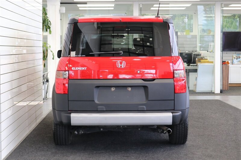 2005 Honda Element EX  1-OWNER* 100% RUST FREE* 4WD* 5-SPEED MANUAL* ALL SERVICE @HONDA DEALER* 0-ACCIDENTS* NON-SMOKER* NO PETS* FRESH SERVICE W/ NEW FLUIDS -BELTS-FLUIDS-AC CHARGE* BOOKS & 2-KEYS - Photo 9 - Portland, OR 97230
