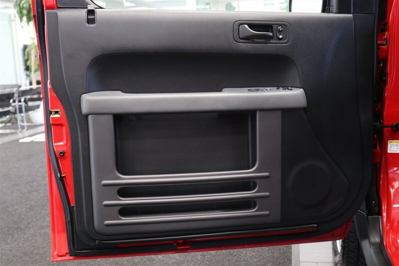 2005 Honda Element EX  1-OWNER* 100% RUST FREE* 4WD* 5-SPEED MANUAL* ALL SERVICE @HONDA DEALER* 0-ACCIDENTS* NON-SMOKER* NO PETS* FRESH SERVICE W/ NEW FLUIDS -BELTS-FLUIDS-AC CHARGE* BOOKS & 2-KEYS - Photo 57 - Portland, OR 97230