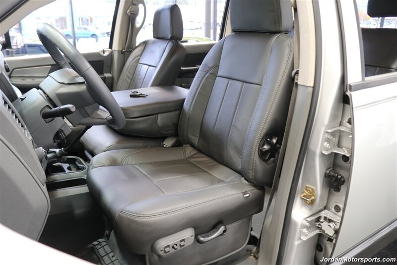 2007 Dodge Ram 2500 SLT 1-OWNER* 6-SPEED MANUAL CUMMINS 6.7L TUNED* 35 "TOYOS W/ 17 " INNOV8 WHEELS* NEW BRAKES-ROTORS-CALIPERS-AC RECHARGE-COOLANT FLUSH-BRAKE FLUID* HEATED LEATHER SEATS* 6-PASSENGER* - Photo 16 - Portland, OR 97230