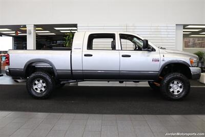 2007 Dodge Ram 2500 SLT 1-OWNER* 6-SPEED MANUAL CUMMINS 6.7L TUNED* 35 "TOYOS W/ 17 " INNOV8 WHEELS* NEW BRAKES-ROTORS-CALIPERS-AC RECHARGE-COOLANT FLUSH-BRAKE FLUID* HEATED LEATHER SEATS* 6-PASSENGER* - Photo 5 - Portland, OR 97230