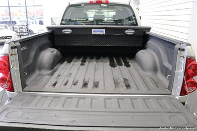 2007 Dodge Ram 2500 SLT 1-OWNER* 6-SPEED MANUAL CUMMINS 6.7L TUNED* 35 "TOYOS W/ 17 " INNOV8 WHEELS* NEW BRAKES-ROTORS-CALIPERS-AC RECHARGE-COOLANT FLUSH-BRAKE FLUID* HEATED LEATHER SEATS* 6-PASSENGER* - Photo 59 - Portland, OR 97230