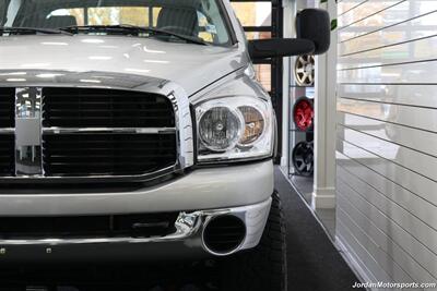 2007 Dodge Ram 2500 SLT 1-OWNER* 6-SPEED MANUAL CUMMINS 6.7L TUNED* 35 "TOYOS W/ 17 " INNOV8 WHEELS* NEW BRAKES-ROTORS-CALIPERS-AC RECHARGE-COOLANT FLUSH-BRAKE FLUID* HEATED LEATHER SEATS* 6-PASSENGER* - Photo 42 - Portland, OR 97230