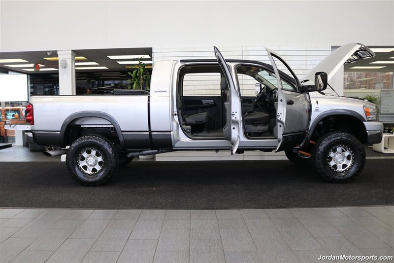 2007 Dodge Ram 2500 SLT 1-OWNER* 6-SPEED MANUAL CUMMINS 6.7L TUNED* 35 "TOYOS W/ 17 " INNOV8 WHEELS* NEW BRAKES-ROTORS-CALIPERS-AC RECHARGE-COOLANT FLUSH-BRAKE FLUID* HEATED LEATHER SEATS* 6-PASSENGER* - Photo 11 - Portland, OR 97230