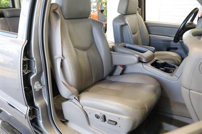 2006 Chevrolet Silverado 2500 LT3  NEVER HAD 5TH WHEEL OR GOOSENECK* LIKE NEW BED - BODY - PAINT - INTERIOR WITH NO ISSUES* NEW 2.5 " LEVELING KIT W/ NEW BILSTEIN 5100 SHOCKS* NEW 33 " FALKEN A/T 4W 10-PLY TIRES* FRESH SERVICE - Photo 17 - Portland, OR 97230