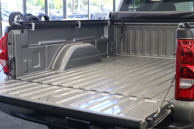 2006 Chevrolet Silverado 2500 LT3  NEVER HAD 5TH WHEEL OR GOOSENECK* LIKE NEW BED - BODY - PAINT - INTERIOR WITH NO ISSUES* NEW 2.5 " LEVELING KIT W/ NEW BILSTEIN 5100 SHOCKS* NEW 33 " FALKEN A/T 4W 10-PLY TIRES* FRESH SERVICE - Photo 39 - Portland, OR 97230