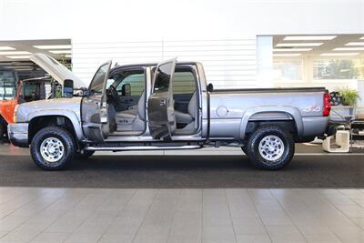 2006 Chevrolet Silverado 2500 LT3  NEVER HAD 5TH WHEEL OR GOOSENECK* LIKE NEW BED - BODY - PAINT - INTERIOR WITH NO ISSUES* NEW 2.5 " LEVELING KIT W/ NEW BILSTEIN 5100 SHOCKS* NEW 33 " FALKEN A/T 4W 10-PLY TIRES* FRESH SERVICE - Photo 10 - Portland, OR 97230