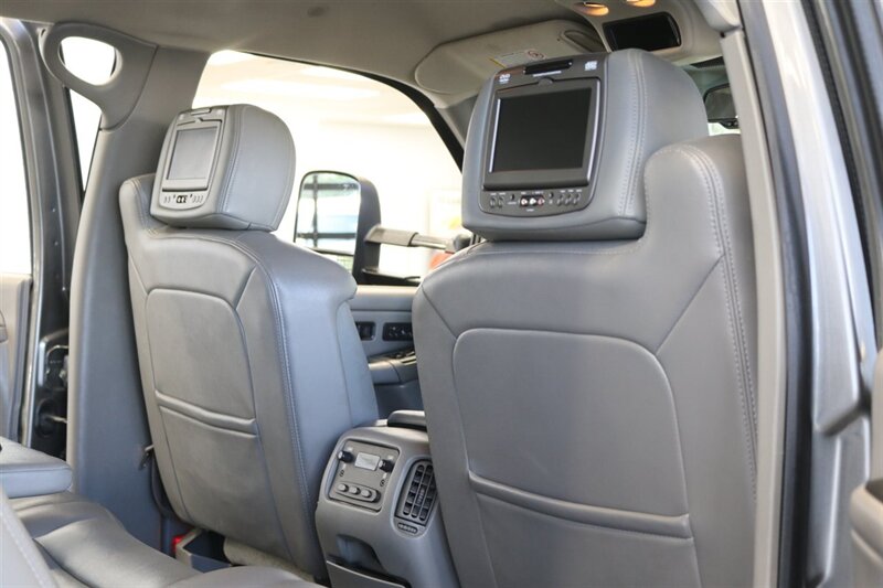 2006 Chevrolet Silverado 2500 LT3  NEVER HAD 5TH WHEEL OR GOOSENECK* LIKE NEW BED - BODY - PAINT - INTERIOR WITH NO ISSUES* NEW 2.5 " LEVELING KIT W/ NEW BILSTEIN 5100 SHOCKS* NEW 33 " FALKEN A/T 4W 10-PLY TIRES* FRESH SERVICE - Photo 85 - Portland, OR 97230