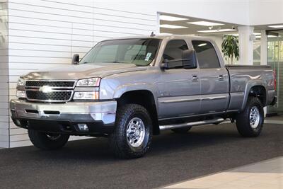 2006 Chevrolet Silverado 2500 LT3  NEVER HAD 5TH WHEEL OR GOOSENECK* LIKE NEW BED - BODY - PAINT - INTERIOR WITH NO ISSUES* NEW 2.5 " LEVELING KIT W/ NEW BILSTEIN 5100 SHOCKS* NEW 33 " FALKEN A/T 4W 10-PLY TIRES* FRESH SERVICE - Photo 3 - Portland, OR 97230