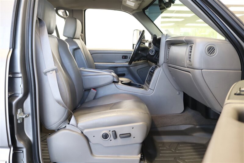 2006 Chevrolet Silverado 2500 LT3  NEVER HAD 5TH WHEEL OR GOOSENECK* LIKE NEW BED - BODY - PAINT - INTERIOR WITH NO ISSUES* NEW 2.5 " LEVELING KIT W/ NEW BILSTEIN 5100 SHOCKS* NEW 33 " FALKEN A/T 4W 10-PLY TIRES* FRESH SERVICE - Photo 75 - Portland, OR 97230