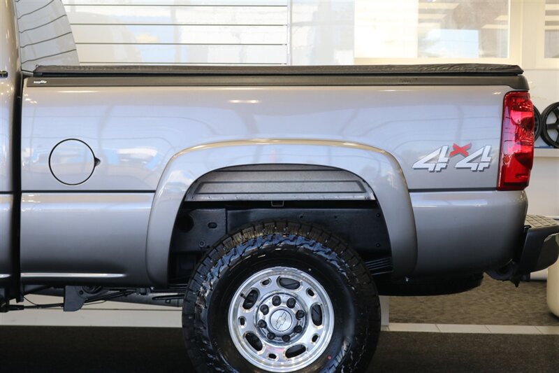 2006 Chevrolet Silverado 2500 LT3  NEVER HAD 5TH WHEEL OR GOOSENECK* LIKE NEW BED - BODY - PAINT - INTERIOR WITH NO ISSUES* NEW 2.5 " LEVELING KIT W/ NEW BILSTEIN 5100 SHOCKS* NEW 33 " FALKEN A/T 4W 10-PLY TIRES* FRESH SERVICE - Photo 56 - Portland, OR 97230