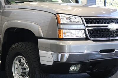 2006 Chevrolet Silverado 2500 LT3  NEVER HAD 5TH WHEEL OR GOOSENECK* LIKE NEW BED - BODY - PAINT - INTERIOR WITH NO ISSUES* NEW 2.5 " LEVELING KIT W/ NEW BILSTEIN 5100 SHOCKS* NEW 33 " FALKEN A/T 4W 10-PLY TIRES* FRESH SERVICE - Photo 13 - Portland, OR 97230
