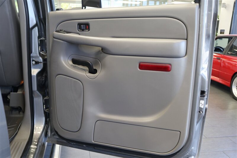 2006 Chevrolet Silverado 2500 LT3  NEVER HAD 5TH WHEEL OR GOOSENECK* LIKE NEW BED - BODY - PAINT - INTERIOR WITH NO ISSUES* NEW 2.5 " LEVELING KIT W/ NEW BILSTEIN 5100 SHOCKS* NEW 33 " FALKEN A/T 4W 10-PLY TIRES* FRESH SERVICE - Photo 67 - Portland, OR 97230