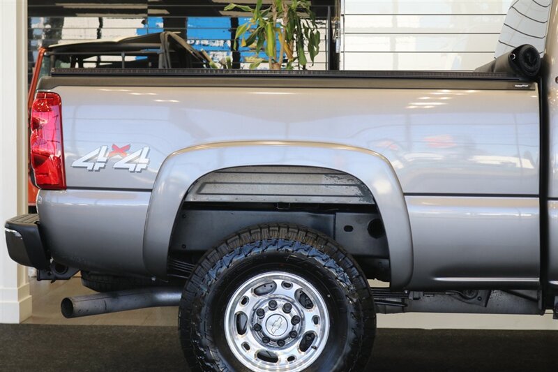 2006 Chevrolet Silverado 2500 LT3  NEVER HAD 5TH WHEEL OR GOOSENECK* LIKE NEW BED - BODY - PAINT - INTERIOR WITH NO ISSUES* NEW 2.5 " LEVELING KIT W/ NEW BILSTEIN 5100 SHOCKS* NEW 33 " FALKEN A/T 4W 10-PLY TIRES* FRESH SERVICE - Photo 57 - Portland, OR 97230