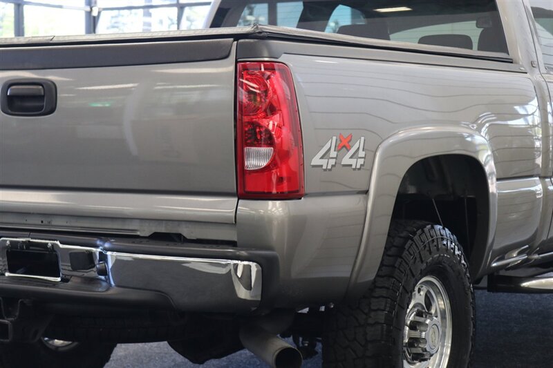 2006 Chevrolet Silverado 2500 LT3  NEVER HAD 5TH WHEEL OR GOOSENECK* LIKE NEW BED - BODY - PAINT - INTERIOR WITH NO ISSUES* NEW 2.5 " LEVELING KIT W/ NEW BILSTEIN 5100 SHOCKS* NEW 33 " FALKEN A/T 4W 10-PLY TIRES* FRESH SERVICE - Photo 36 - Portland, OR 97230