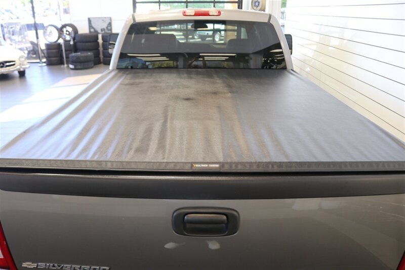 2006 Chevrolet Silverado 2500 LT3  NEVER HAD 5TH WHEEL OR GOOSENECK* LIKE NEW BED - BODY - PAINT - INTERIOR WITH NO ISSUES* NEW 2.5 " LEVELING KIT W/ NEW BILSTEIN 5100 SHOCKS* NEW 33 " FALKEN A/T 4W 10-PLY TIRES* FRESH SERVICE - Photo 62 - Portland, OR 97230